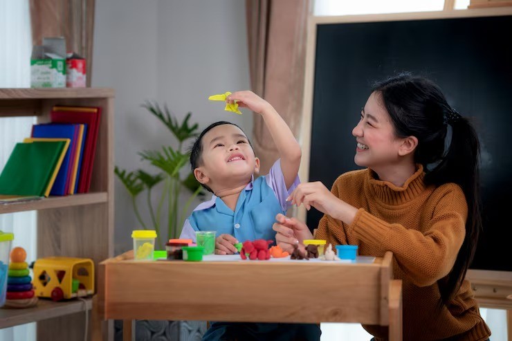 •	Tactile defensiveness anak •	Anak takut main kotor •	Cara mengatasi tactile defensiveness •	Permainan sensorik untuk anak •	Tips parenting anak sensitif